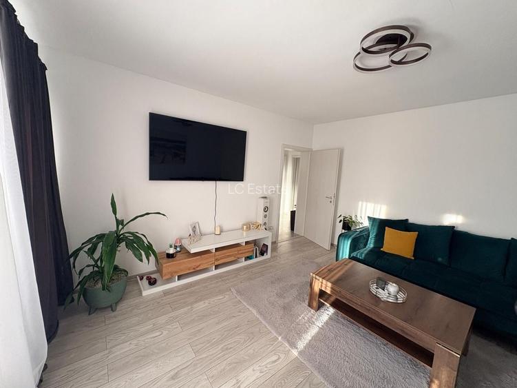 MOBILAT-UTILAT, 3 CAMERE, CURTE SPATOASA - 12