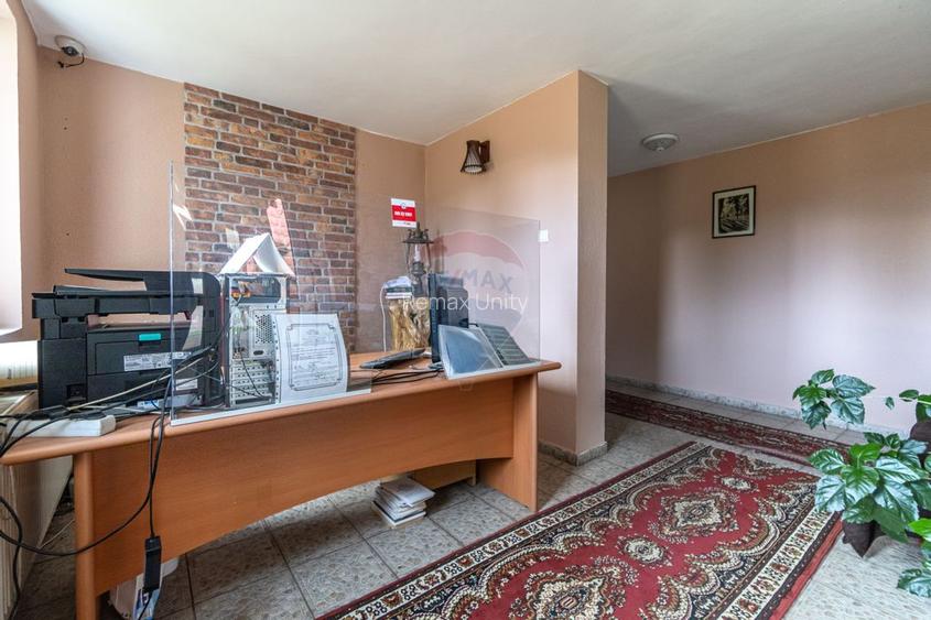 Casă / Vilă cu 20 camere de vânzare în Timisu de Jos, DN1, Brasov - 41