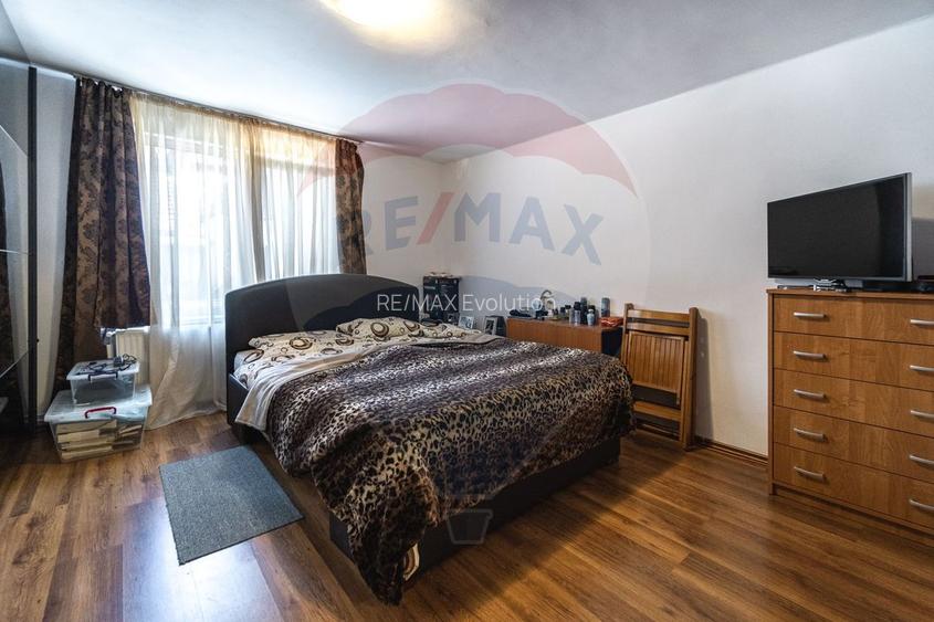 CASA COMPUSA DIN 2 APARTAMENTE, SCHEII BRASOVULUI| COMISION 0 - 22