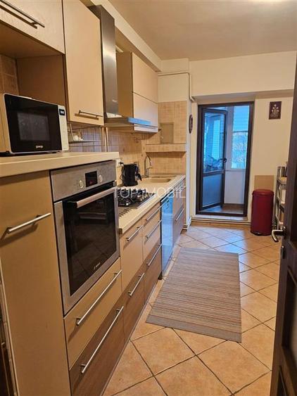 Apartament cu 3 camere decomandat, 2 bai - Pacurari - 4