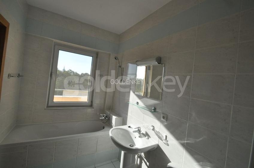 Apartament duplex cu 3 camere| vedere spre parc | piscina exterioara - 9