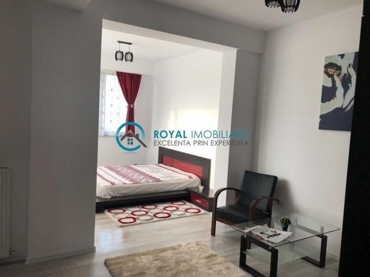 Royal Imobiliare - Inchiriere Apartament Penthouse cu 3 camere zona 9 Mai