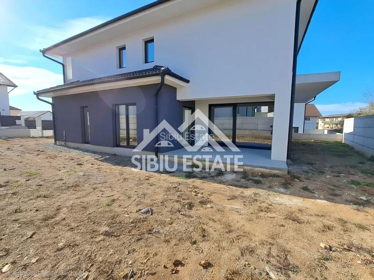 Casa individuala de lux, cu garaj, Selimbar, Sibiu - 12
