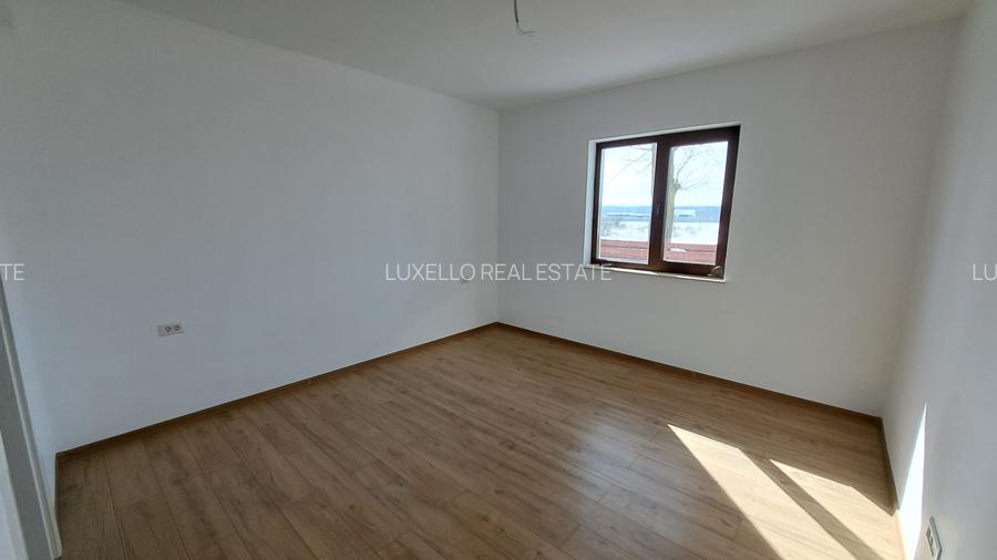 CASA 4 CAMERE CU SUPRAFATA GENEROASA IN  STIL NEOROMANESC - 23