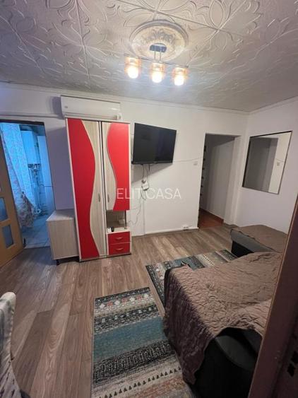 Apartament cu 2 camere, etajul 3/4, zona Podul de Piatra - 5