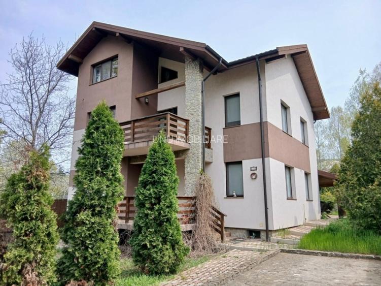 Vilă în Bârnova 260 mp utili, teren 1030 mp D+P+E+M, complet mobilată și LIBERA - 12