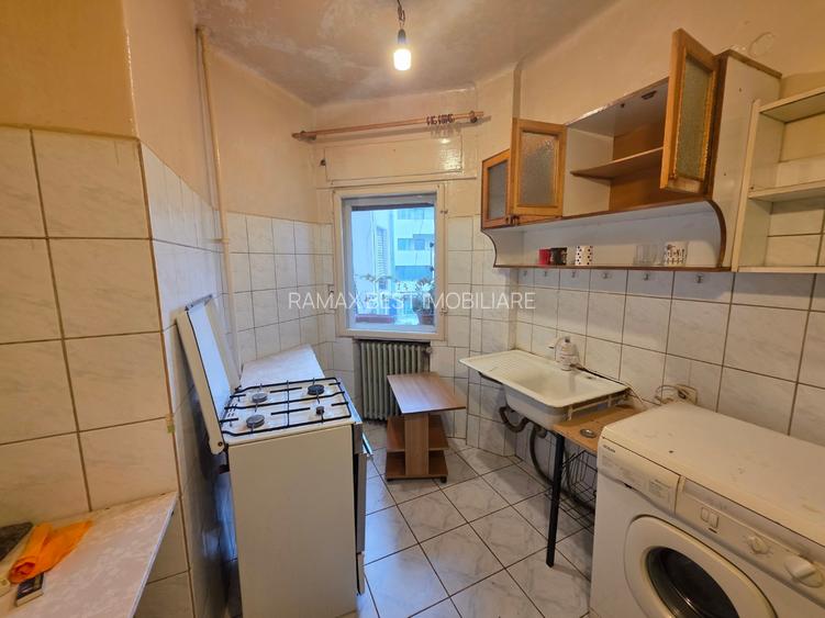 Corneliu Coposu, 10 minute metrou Unirii, chiar la biserica Sfantul Mina - 14