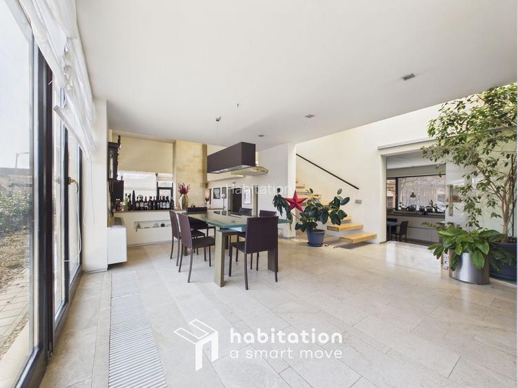 Vilă exclusivistă | 275 mp utili | Teren 700 mp | Garaj & Terasă - 32