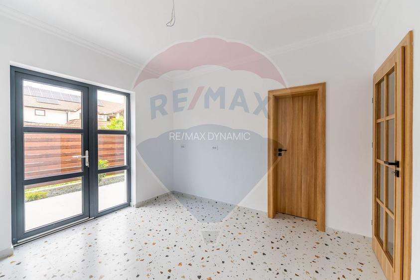 Apartament cu terasă și 2 parcări - Complex nou central - 8