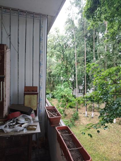 Vand ap. cu 3 cam.in zona 7 Noi.la 5 min.de UMF. - 8