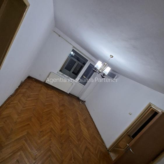 3 camere Calea Bascov , centrală/ finisaje clasice , LIBER / ușor negociabil ! - 8