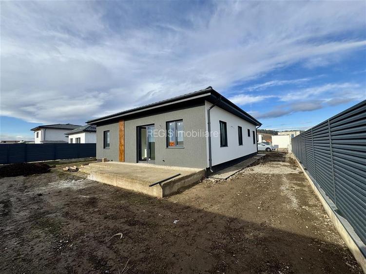 Casa individuala de vanzare | 3 dormitoare | parter | Sanpetru - 15