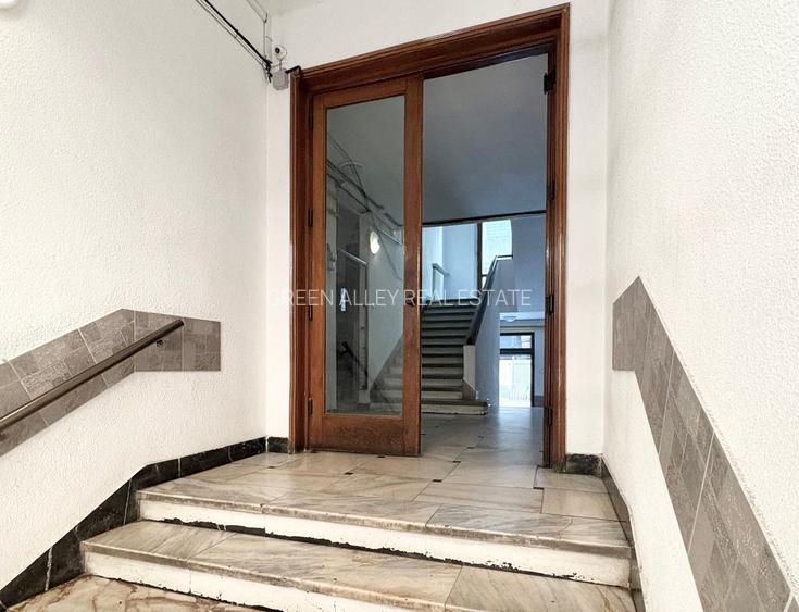 APARTAMENT CU 3 CAMERE DECOMANDAT AFLAT LANGA PIATA AMZEI - RETRAS DE LA STRADA - 2