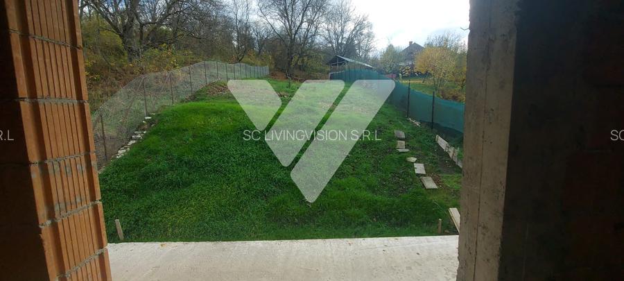 Casa la rosu cu fundatie si structura solida pe 2 niveluri in Cisnadie,   - 5