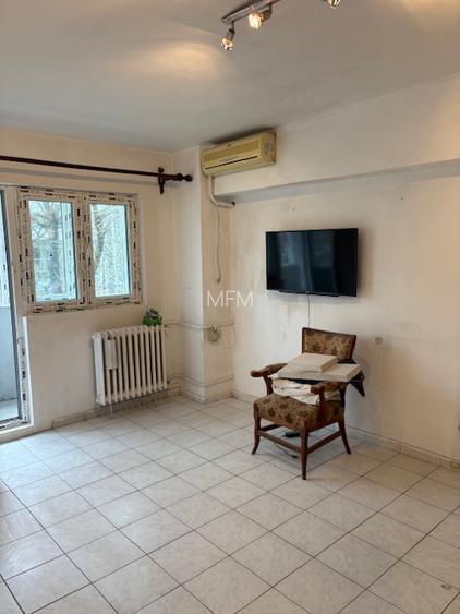 Apartament liber, vedere stradala, bloc `80,langa parc, piata, metrou - 6