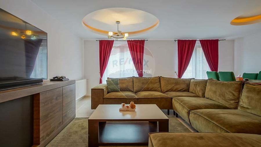 Casă cu garaj și panouri fotovoltaice – Codlea! - 3