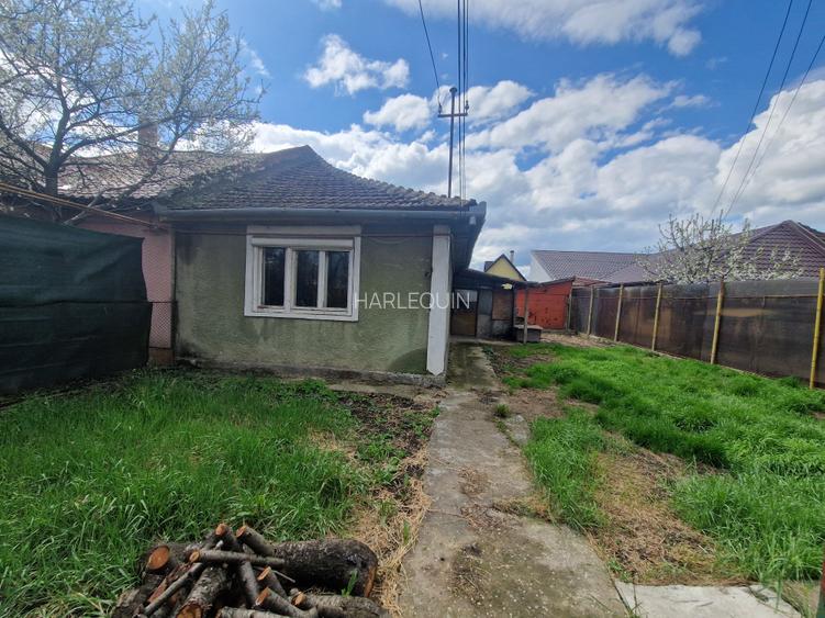 in frumoasa zona RONAT-la vanzare teren cu casa pentru renovare sau demolare - 3