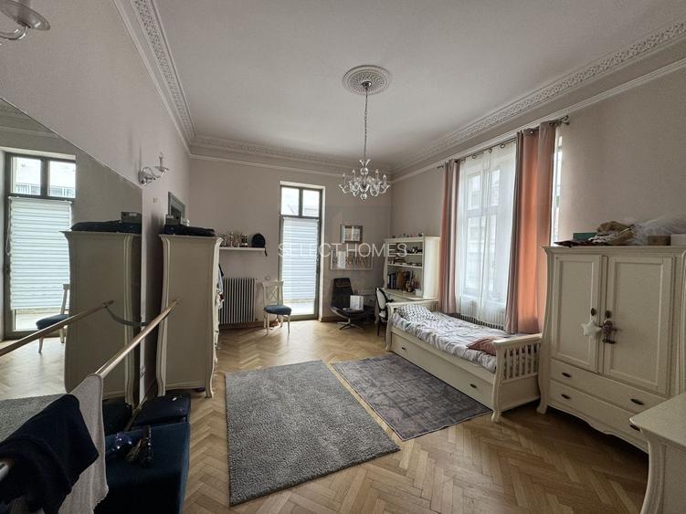 Vila istorica de vanzare in zona *Unirii* | 21 camere | curte, garaj - 28