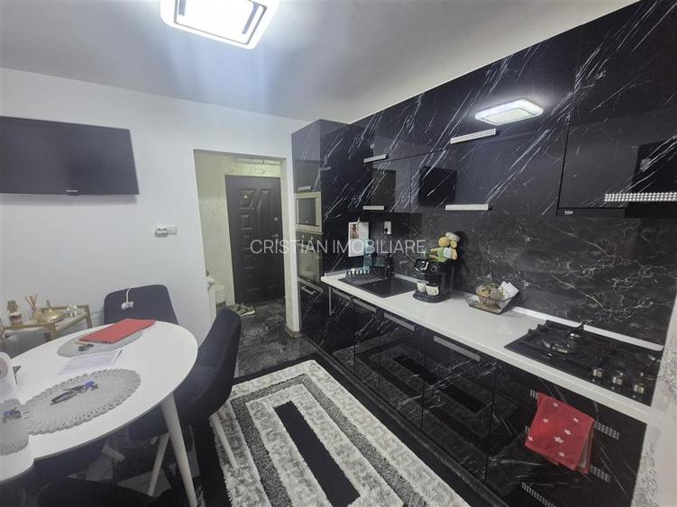 3 camere transformat in 2, ULTRAMODERN, Hipodrom - Microhala - 6