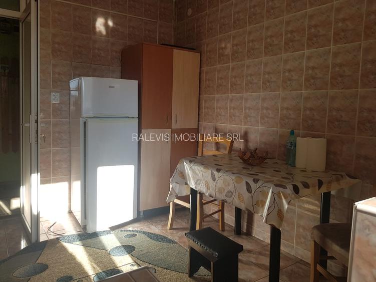 Apartament 2 cam decomandat, et 3/8, 380 euro, Buzoieni, piata Rahova - 5