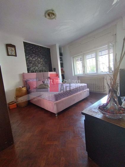 Apartament cu trei camere de vanzare-Piata Victoriei - 4