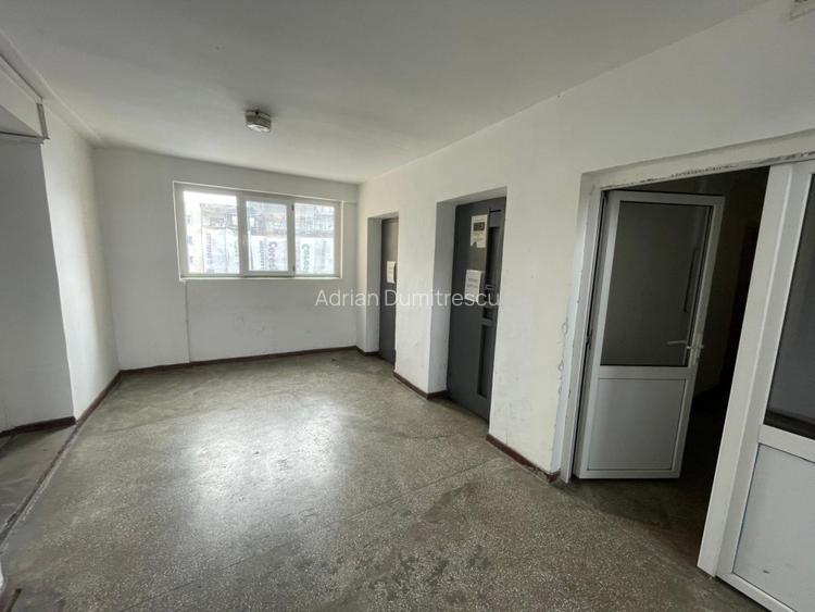 Auchan-Vitan Garsoniera 30 mp,mobilata,etaj 8/10,comision 0% - 11