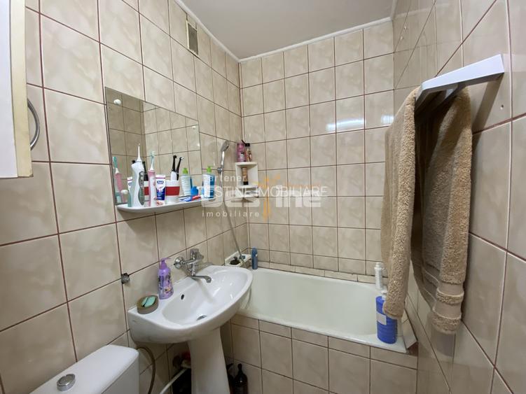 Apartament cu 3 camere, etaj intermediar, 2 locuri de parcare, cartier Florilor - 8
