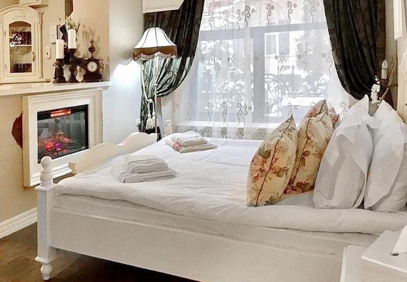 Casa cocheta pozitionata central - 12