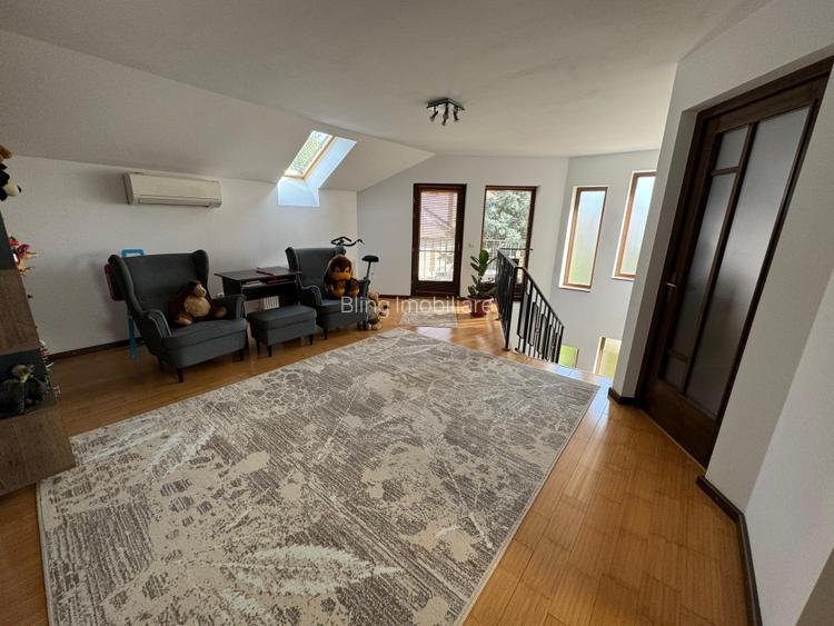 Casa individuala 165 mp utili, 350 mp teren , 2 parcari , Floresti - 11