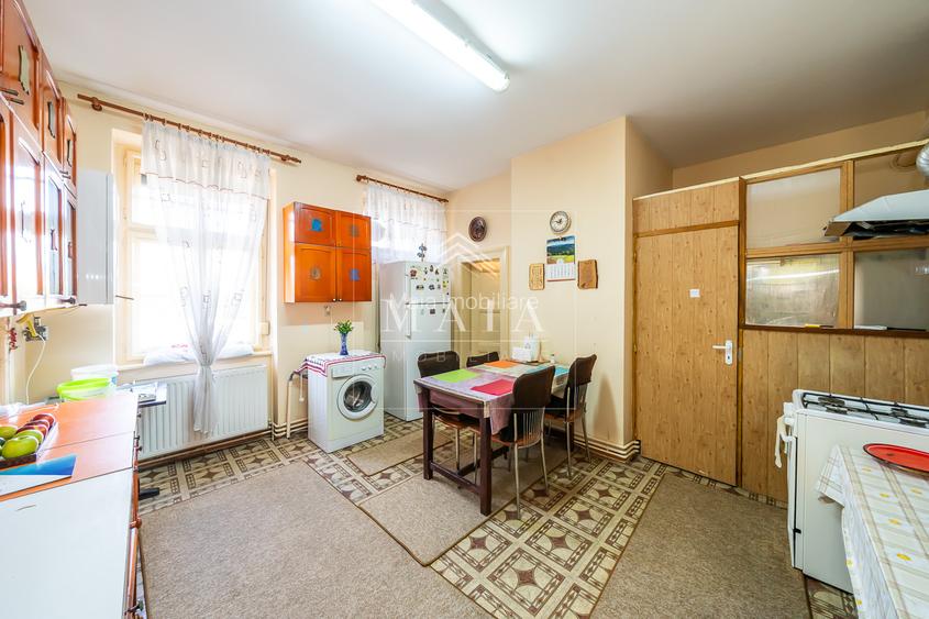 Casa 7 camere, 240 mp, garaj, pivnita, parcul Sub Arini - 8