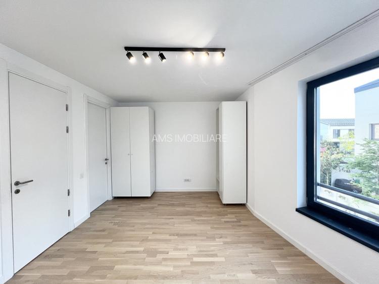 SUPERB / PARTIAL MOBILAT / GRADINA - 24