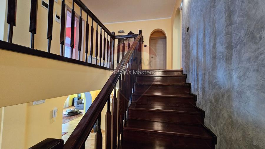 Casă / Vilă de lux cu 8 camere de vânzare in Obcini, Suceava - 29