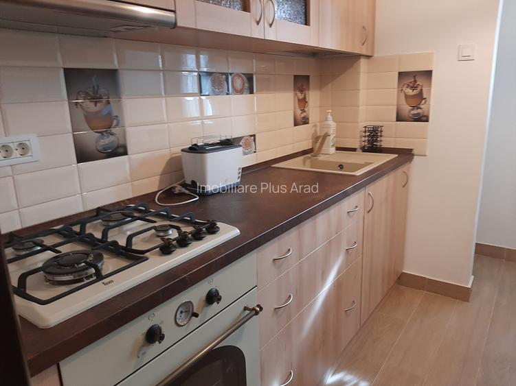 De inchiriat apartament  3  camere zona centrala- langa hotel Central - 4