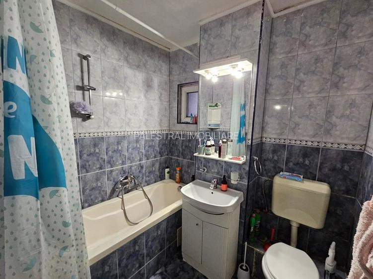 Apartament 3 camere Racadau,decomandat,etajul 3, 143000 Euro - 5