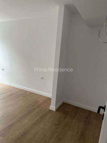 Vanzare 3 Camere Bloc Nou Pipera OMV - 5