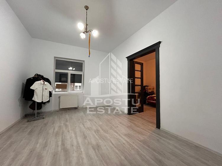 Casă la curte comună, renovată complet în 2024 in zona Iosefin - 3