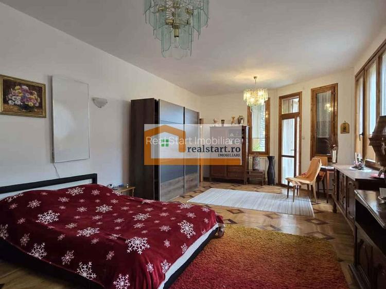 Vedere padure, panouri solare si fotovoltaice, pompa de caldura,  semineu - 28