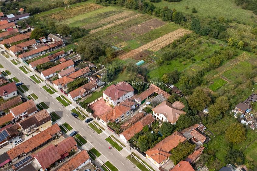 Vila /Pensiune 6 camere in Cristur, jud Hunedoara - 42