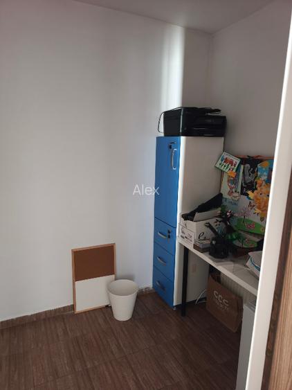 Casa locuibila imediat, centrala gaz, teren si curte proprie – zona buna - birou - 6