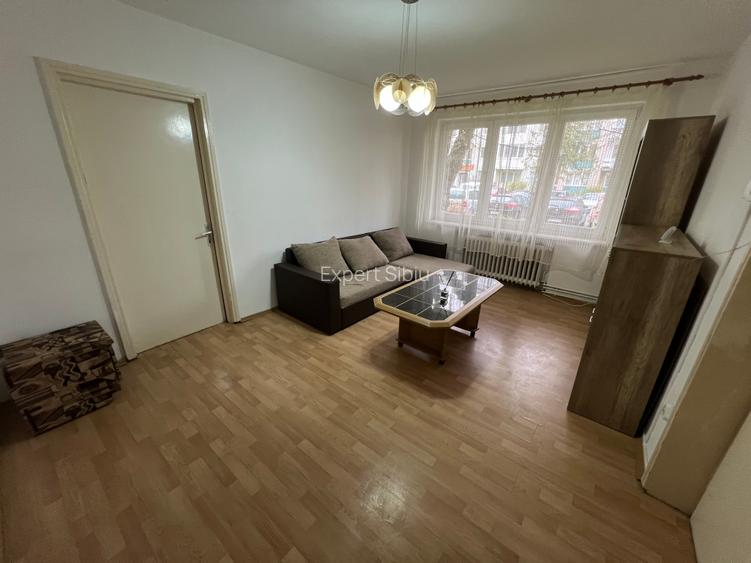 INCHIRIEZ apartament 2 camere semidecomandat,zona Centrala - 6