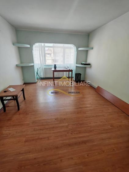 Se vinde apartament ce necesita renovare - 3 CAMERE,  2 BAI - 13