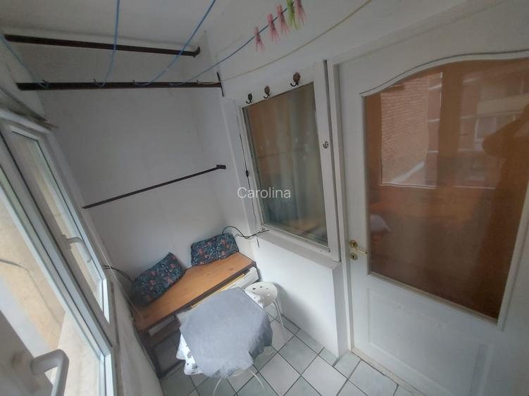 Vând apartament decomandat, 2 camere, etajul 2 / 4, Băile Herculane, zona Piață - 15