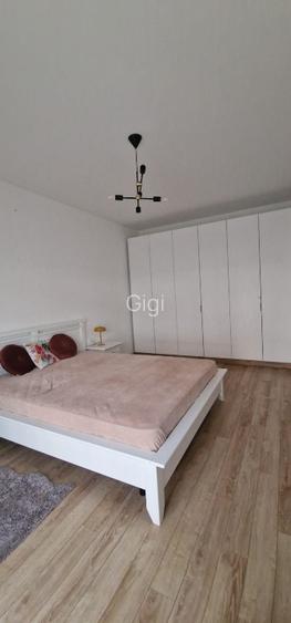 Închiriere apartament  - 5