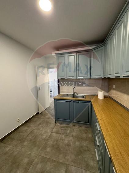Apartament cu 3 camere de închiriat în zona 1 Mai - 5