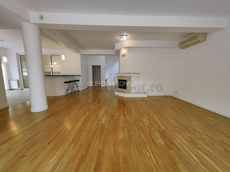 Vilă cu piscina langa British School - 4