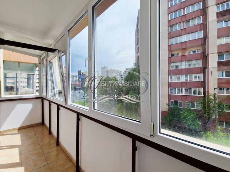 Apartament decomandat, etaj intermediar, zona Primaverii - 12