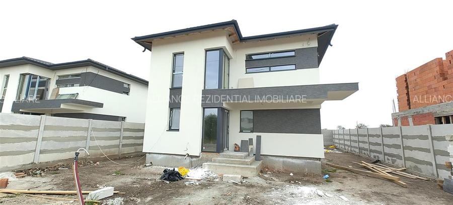 Casa individuala - 4 camere - - 2 bai - 125 mp utili - 4