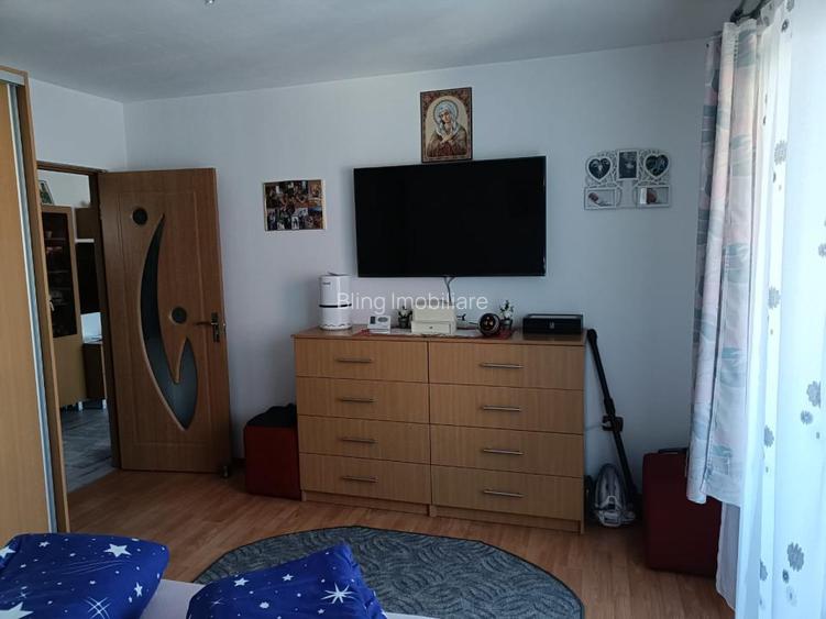 Apartament cu  2camere,etaj intermediar,zona Eroilor - 12