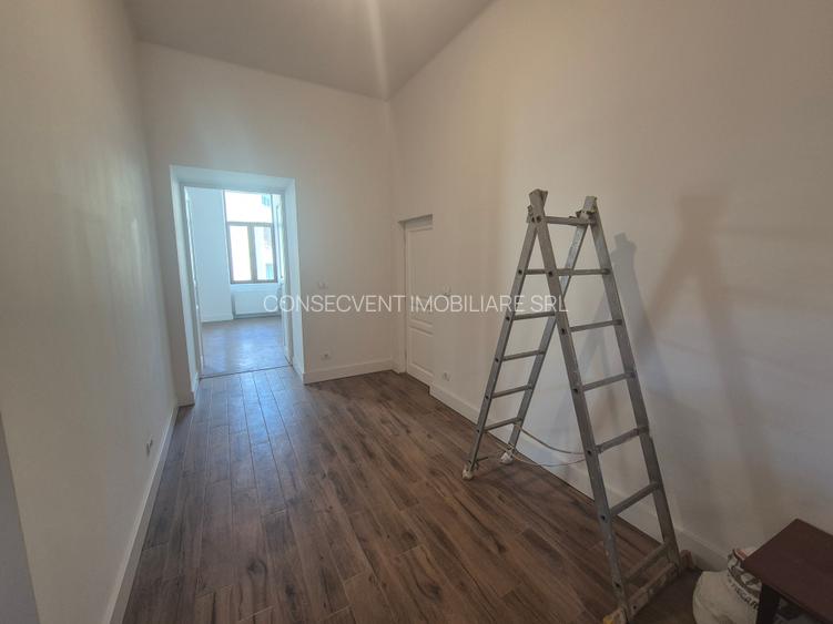 Apartament ultracentral, renovat integral, Arad, comision 0 - 12