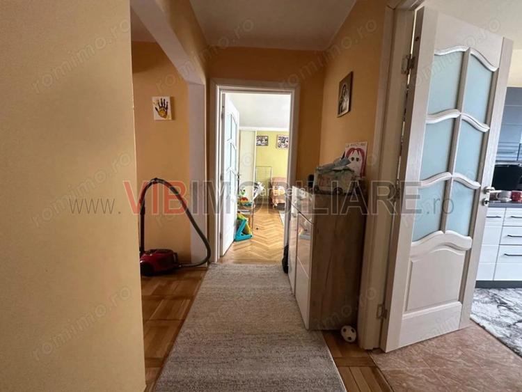 3 camere, doua balcoane, etaj 3, Sagului - 2